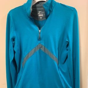 Size M Nike tops blue